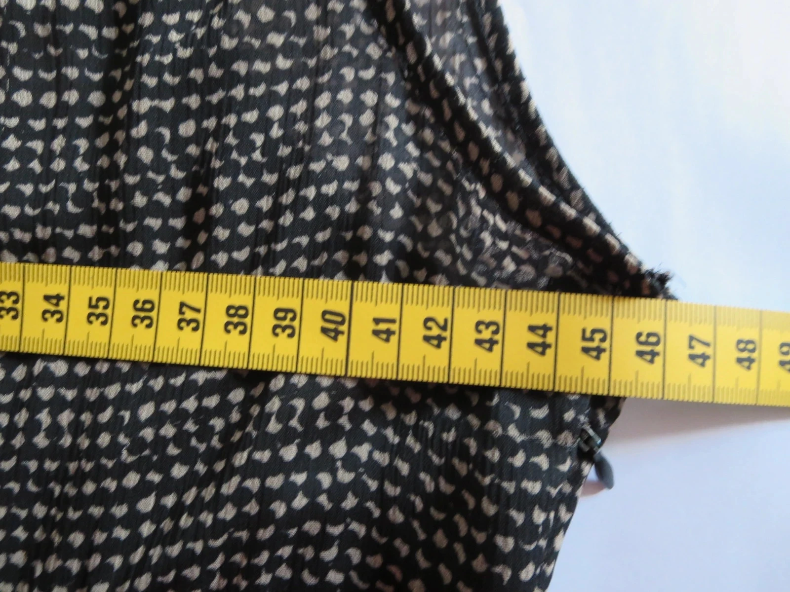 Robe bohème chic & graphique K Woman – Imprimé délicat, détails lacés et volants T. 42 – photo 3